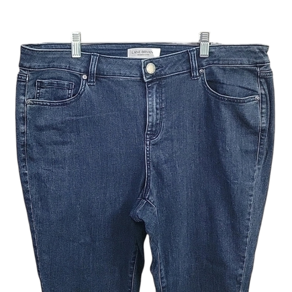 Lane Bryant Mid Rise Super Stretch Skinny Jeans w Petaled Distressed Hem Size 16 - Picture 2 of 10